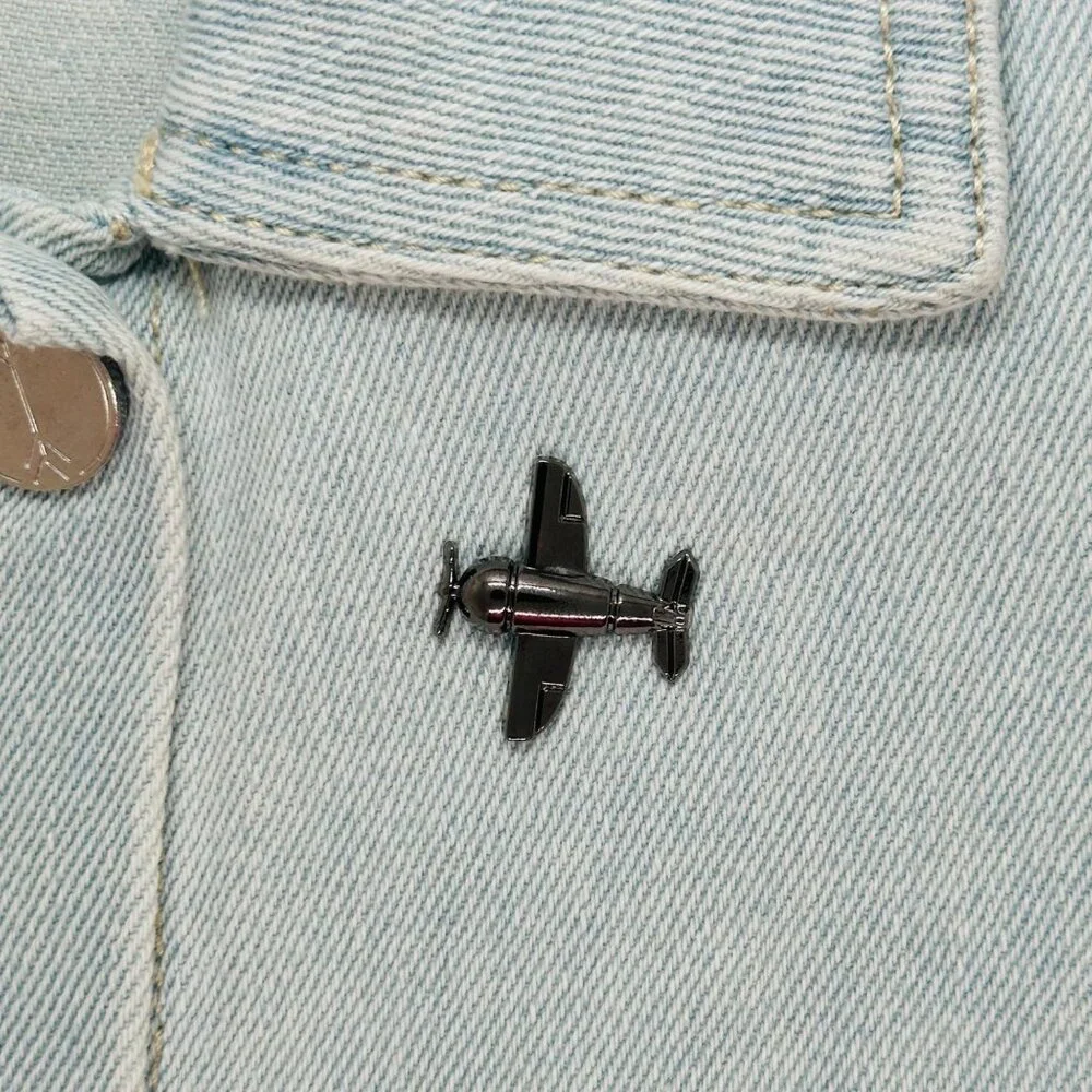 ☀️Vintage Aircraft Lapel Enamel Pin Metal Airplane Brooch Aviation Enthusiast☀️ - Picture 1 of 5